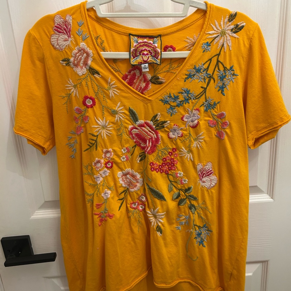 Johnny Was Mustard Yellow Embroidered V-Neck Short Sleeve Top